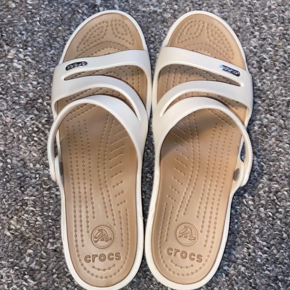 Women’s crocs